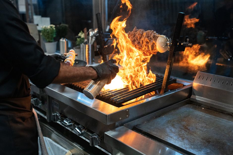 Coifas Industriais em Inox 304: Guia de Especificação, Durabilidade e Normas Sanitárias para Restaurantes em 2026